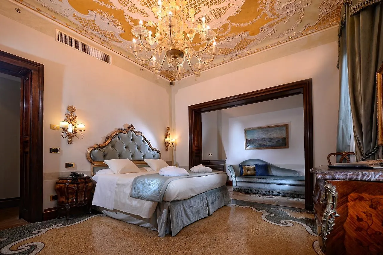 Hotel Ai Reali - Small Luxury Hotels Of The World Venice 4*,  Italy