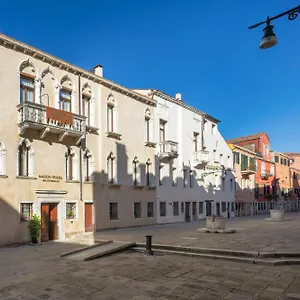 4* Alojamento de Acomodação e Pequeno-almoço Residenza | Esperienze