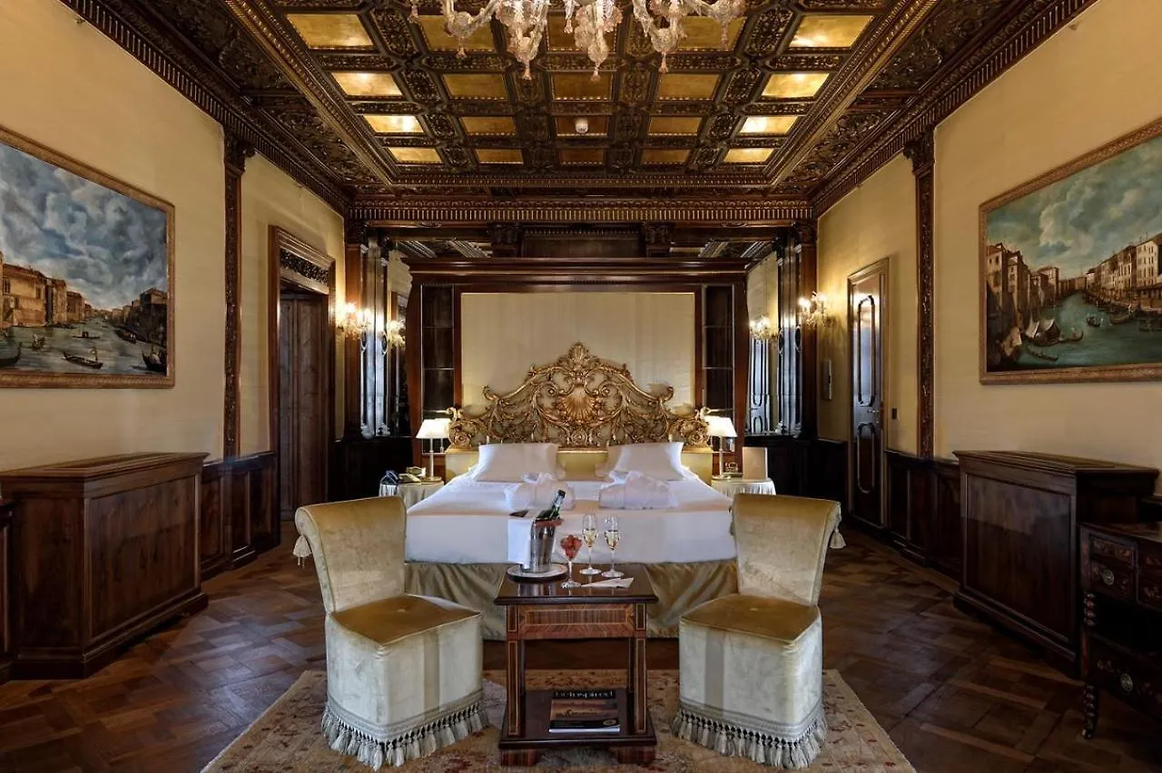 Hotel Ai Reali - Small Luxury Hotels Of The World Venice 4*,  Italy