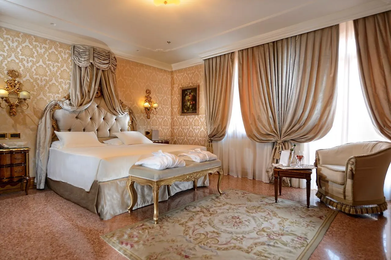 Hotel Ai Reali - Small Luxury Hotels Of The World Venice 4*,
